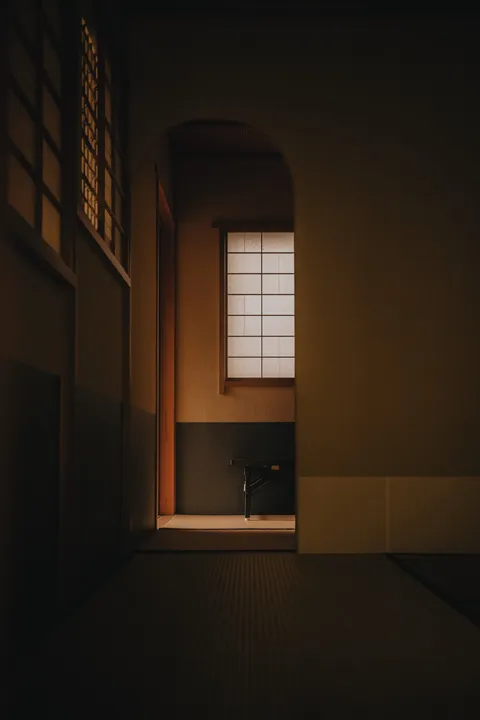 Interiors & Spaces – frame 01